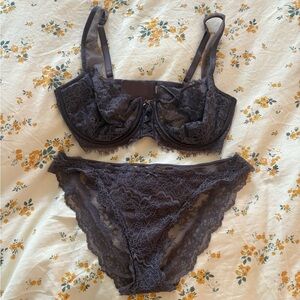 Elegant Lace Lingerie Set in purple